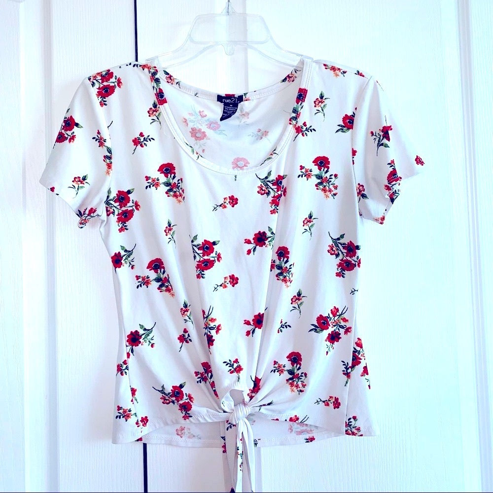 Rue 21 Women’s Short Sleeves Floral Top
